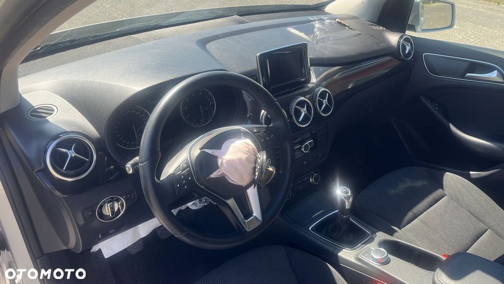 Mercedes-Benz Klasa B 180 BlueEFFICIENCY Edition - 11