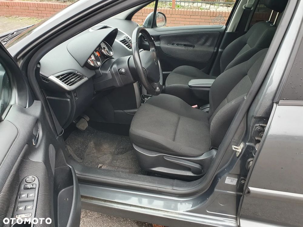 Peugeot 207 - 7