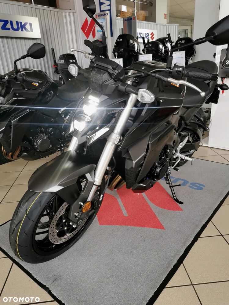 Suzuki GSX - 9