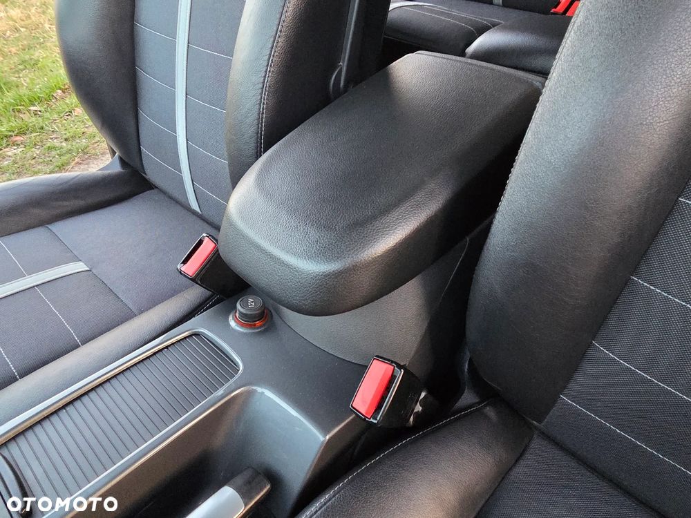 Ford Kuga 2.0 TDCi 4x4 Titanium - 16