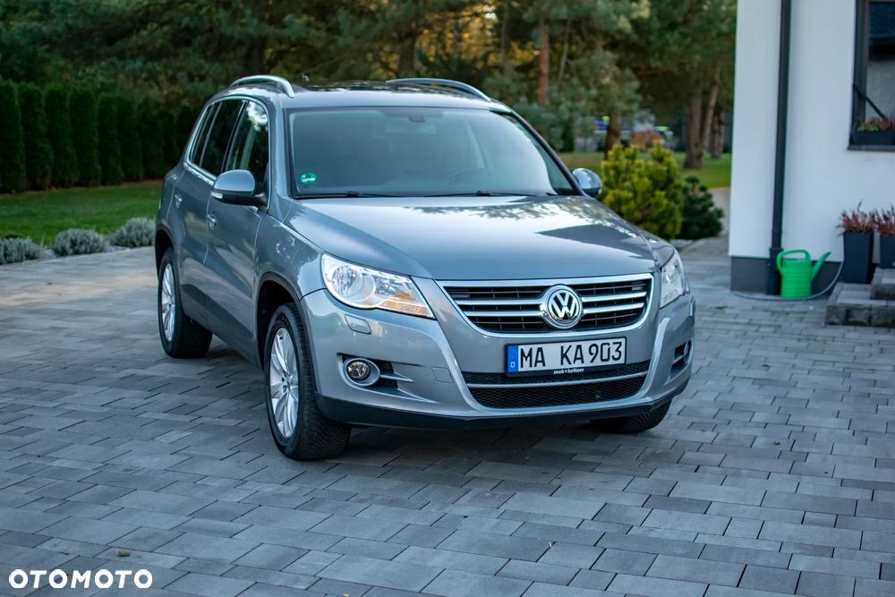Volkswagen Tiguan - 1
