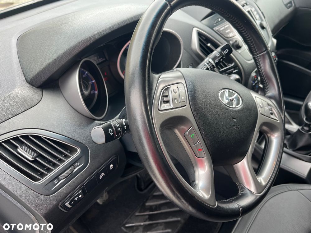 Hyundai ix35 1.6 2WD Fifa World Cup Edition - 32