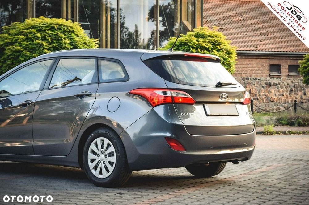 Hyundai i30 1.6 D Style - 13
