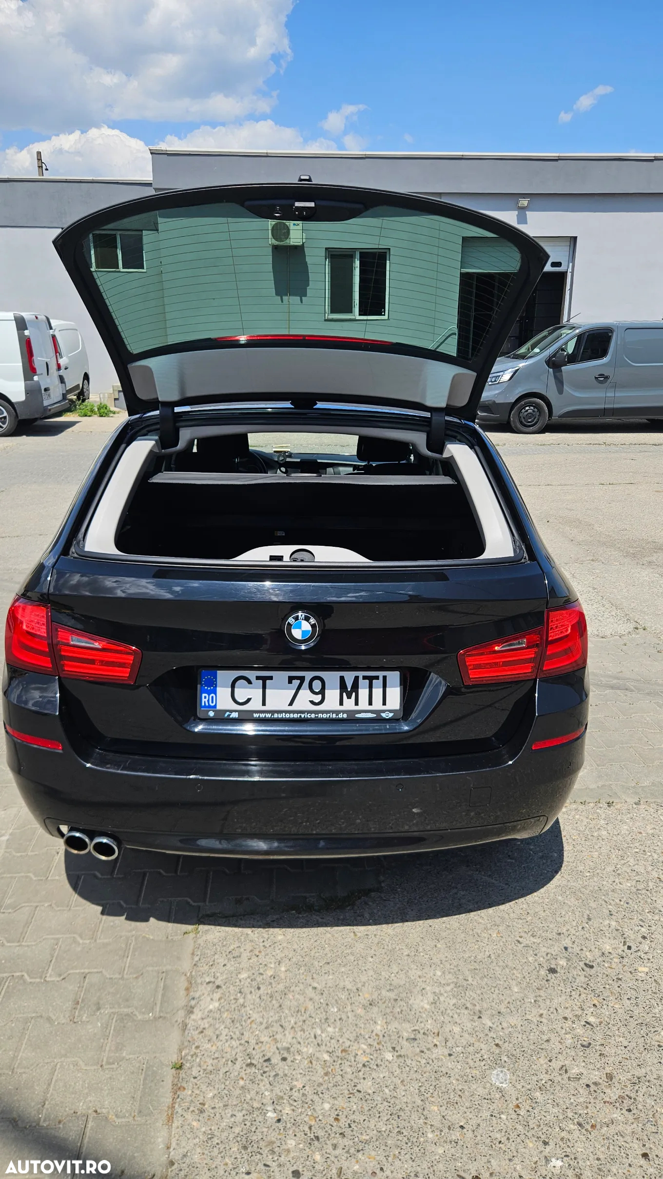 BMW Seria 5 520d Touring Aut. - 11