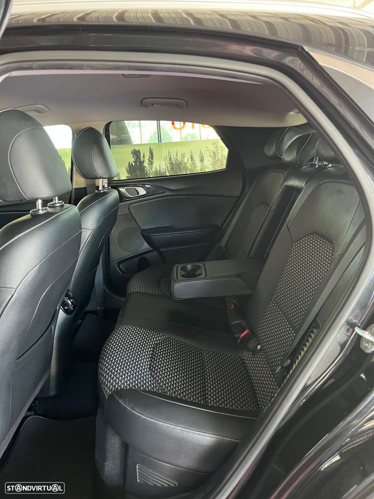 Kia XCeed - 25