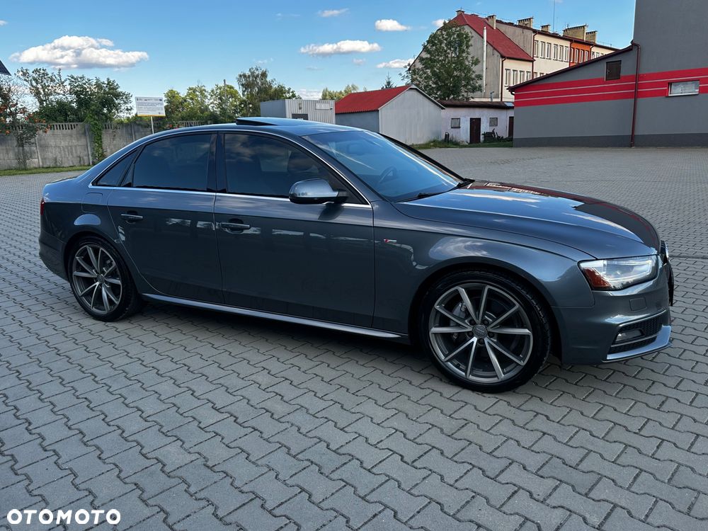 Audi A4 Limousine - 13