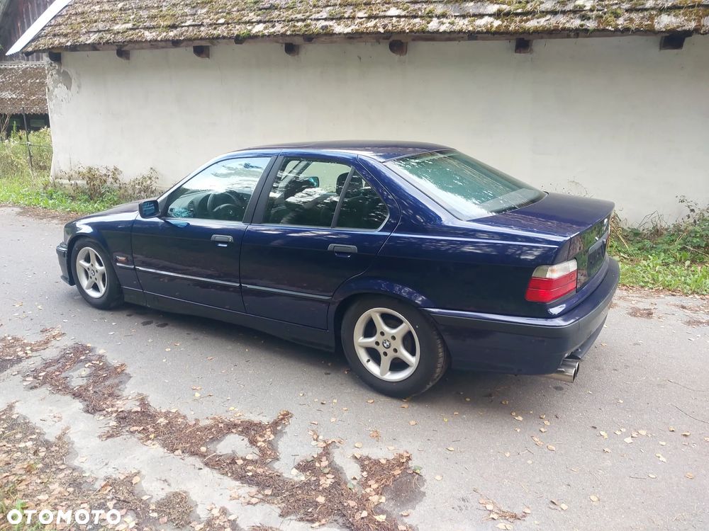 BMW Seria 3 316i - 14
