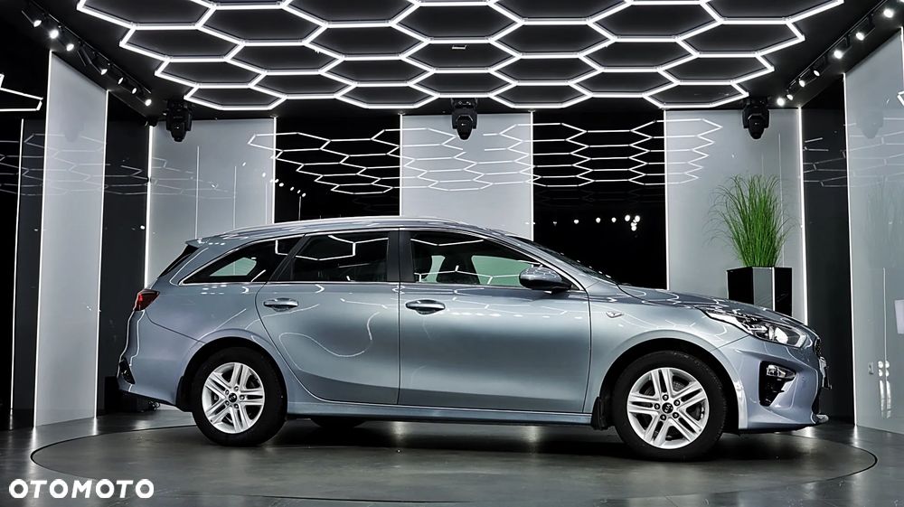 Kia Ceed 1.6 CRDi SCR M - 12