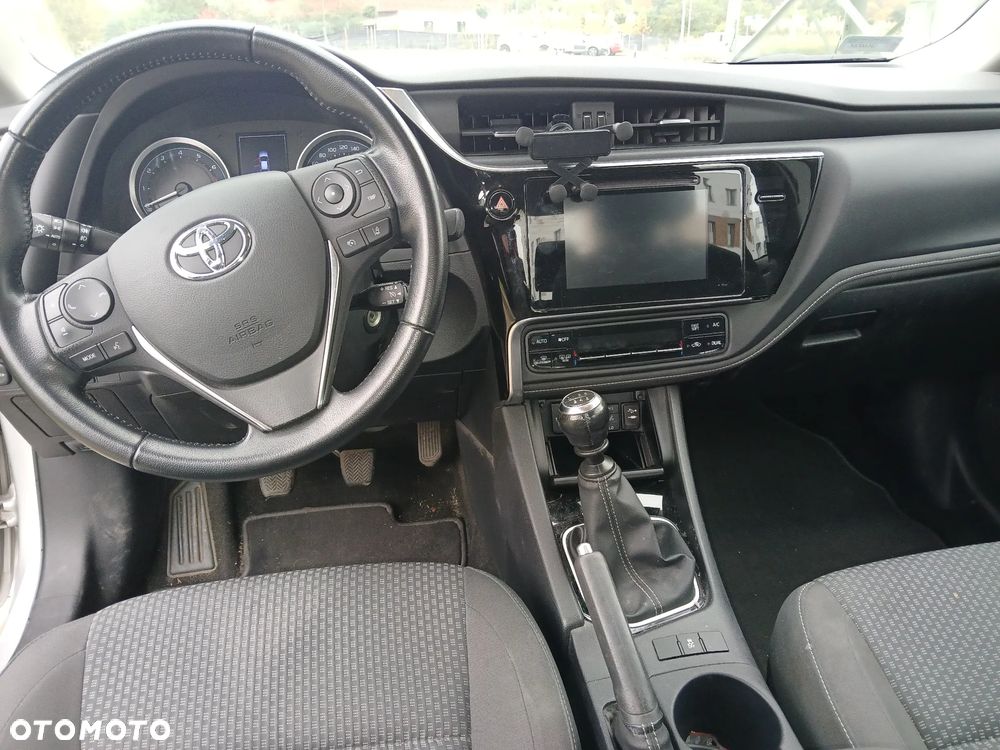 Toyota Corolla 1.6 Comfort - 9