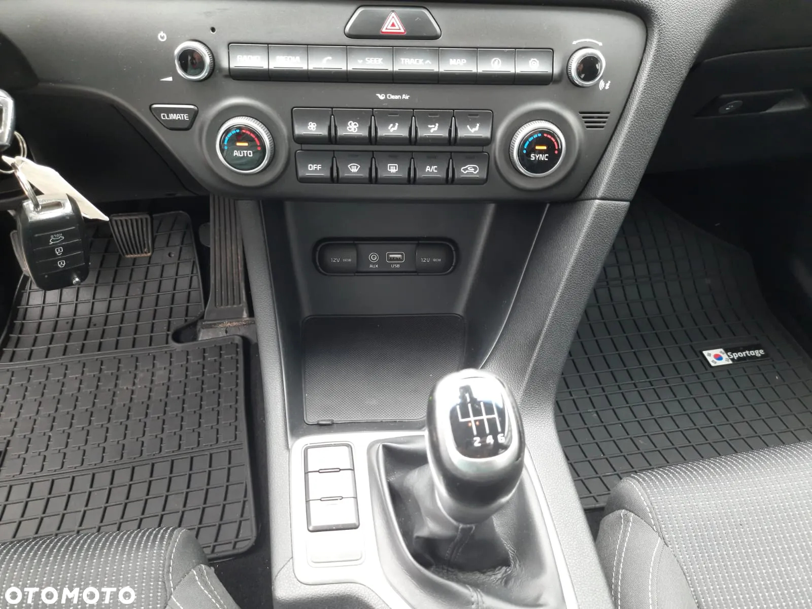 Kia Sportage 1.7 CRDI 2WD Dream-Team Edition - 29