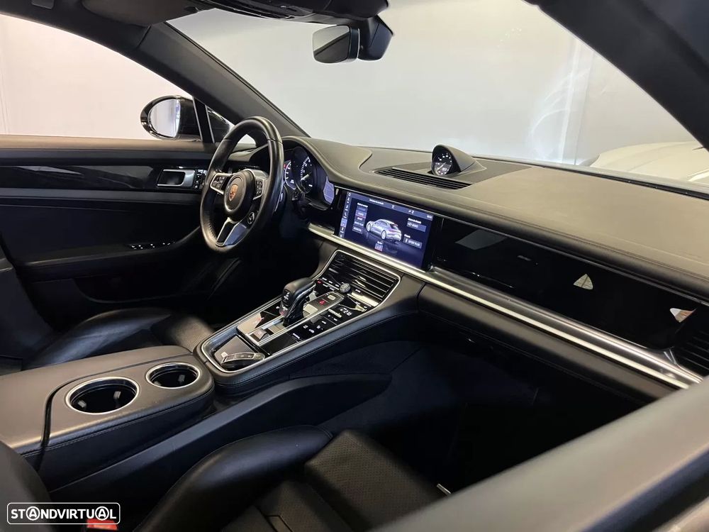 Porsche Panamera Sport Turismo 4 E-Hybrid - 5