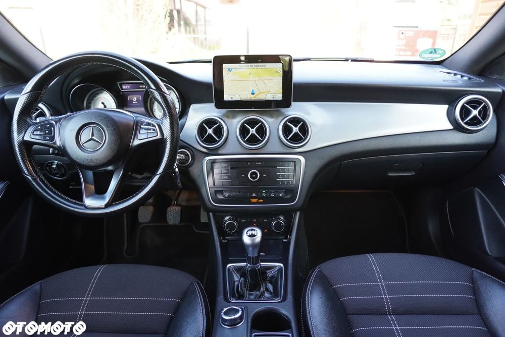 Mercedes-Benz CLA 200 Peak Edition - 8