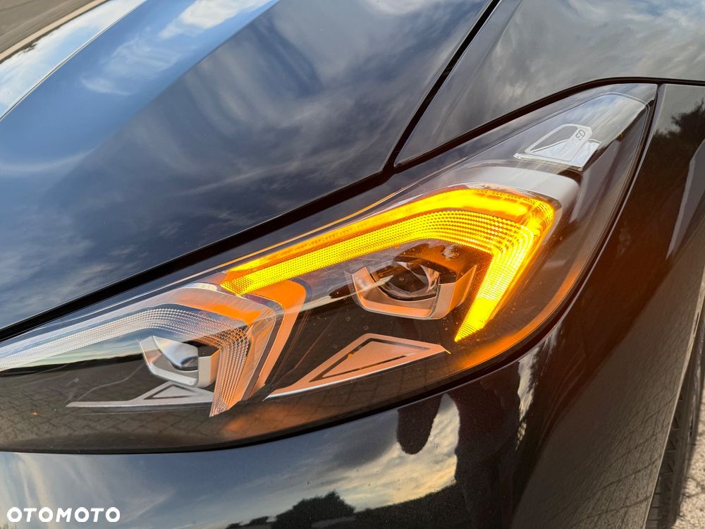 BMW Seria 3 330i xDrive M Sport - 14