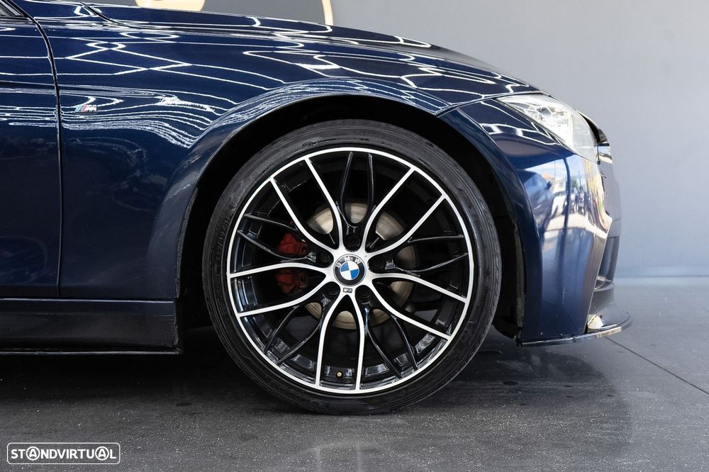 BMW 320 d Auto Pack M - 11