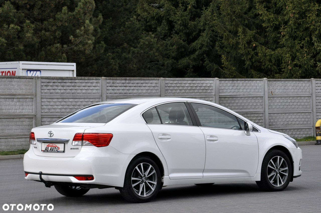 Toyota Avensis 2.0 Multidrive S Executive - 19