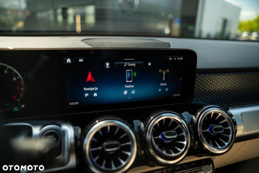 Mercedes-Benz GLB 200 Progressive 7G-DCT - 22