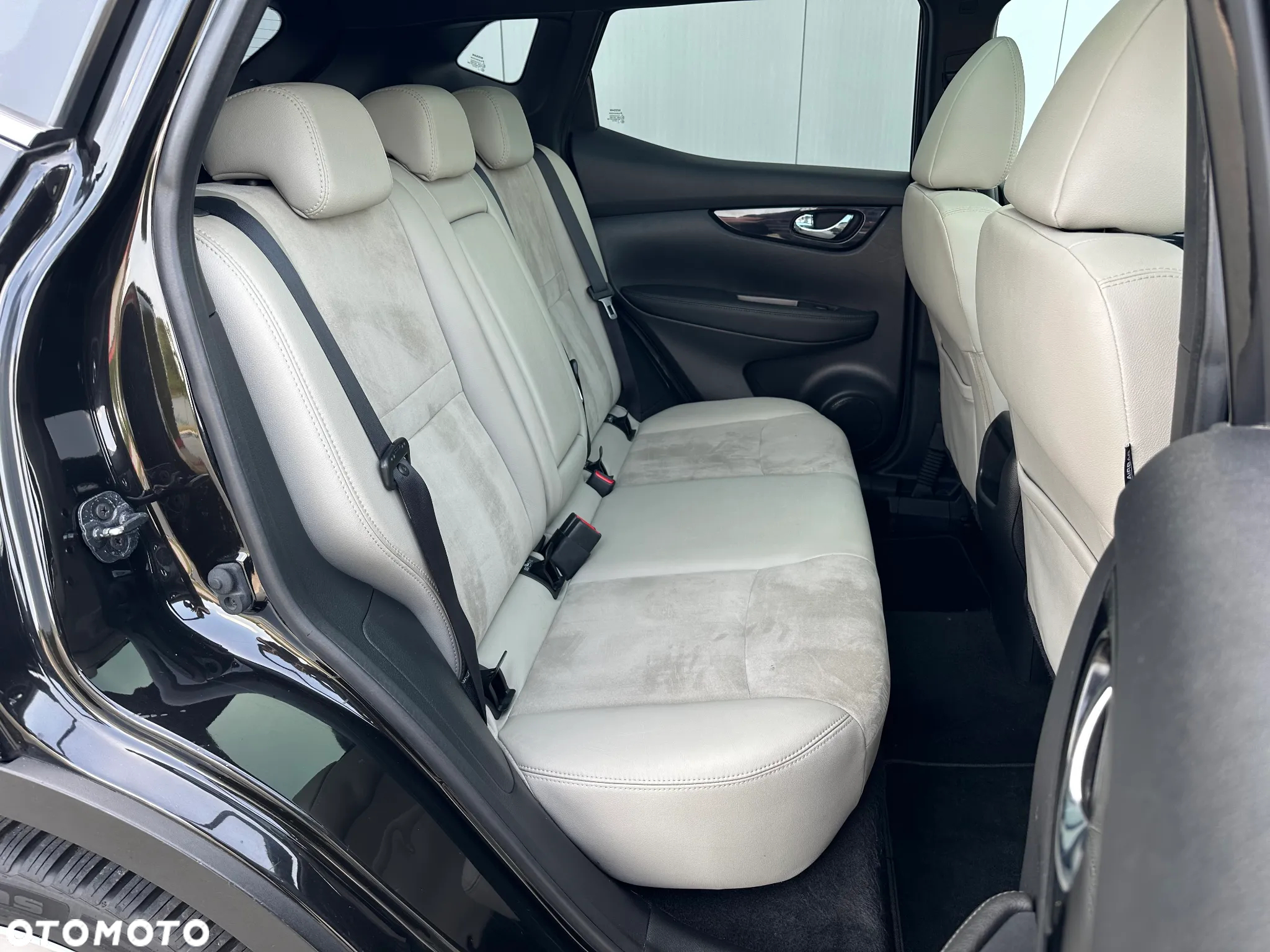 Nissan Qashqai 1.6 dCi ALL-MODE 4x4i PREMIER - 16