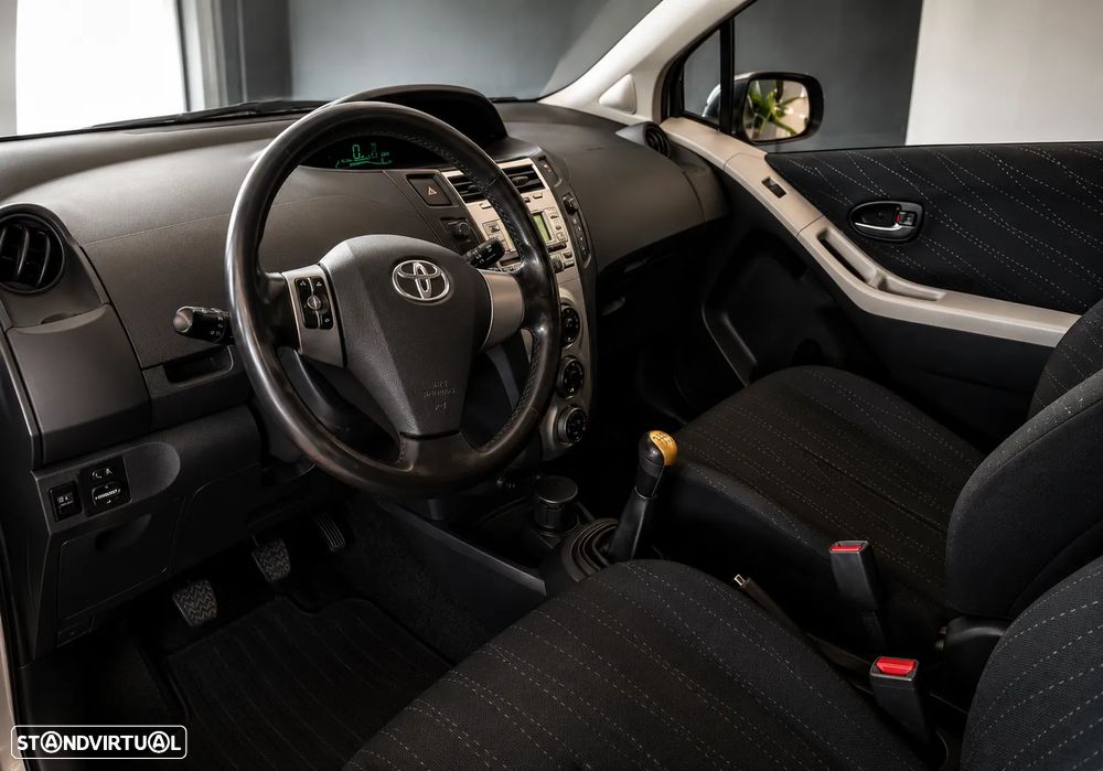 Toyota Yaris 1.0 VVT-i AC - 2