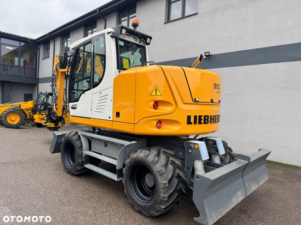 Liebherr A910 Compact Litronic - 4