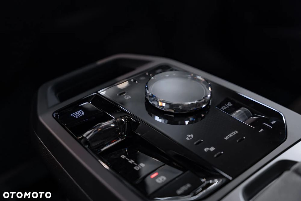BMW iX xDrive45 100.6kWh - 21