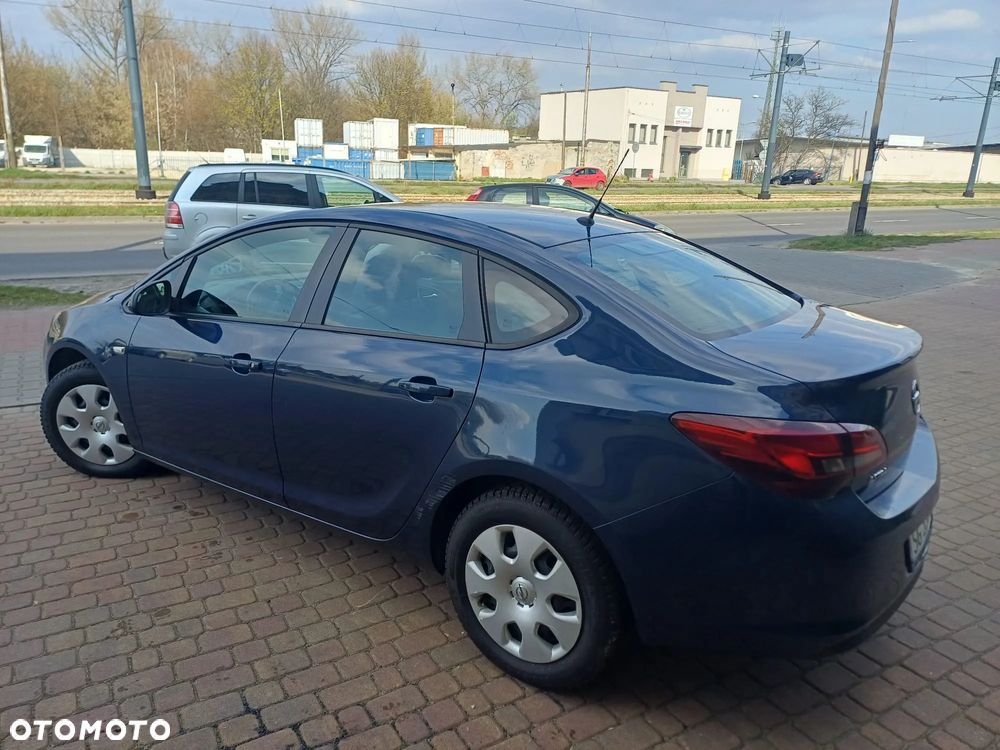 Opel Astra 1.6 Enjoy - 13