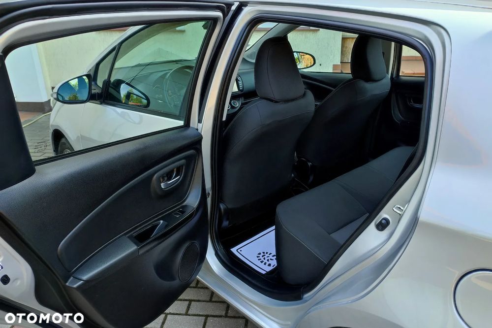 Toyota Yaris 1.0 Premium - 18