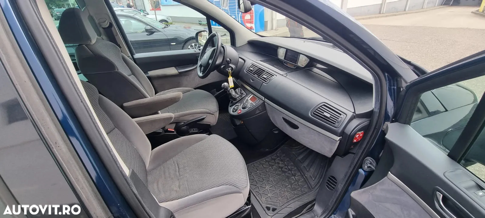Peugeot 807 - 9