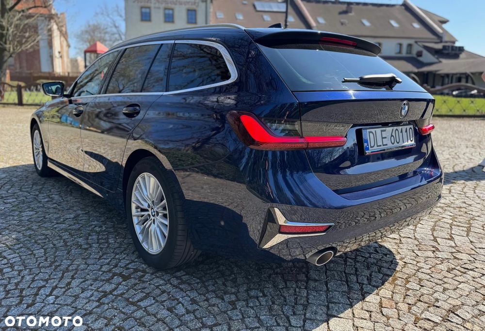 BMW Seria 3 318d Touring Luxury Line - 27