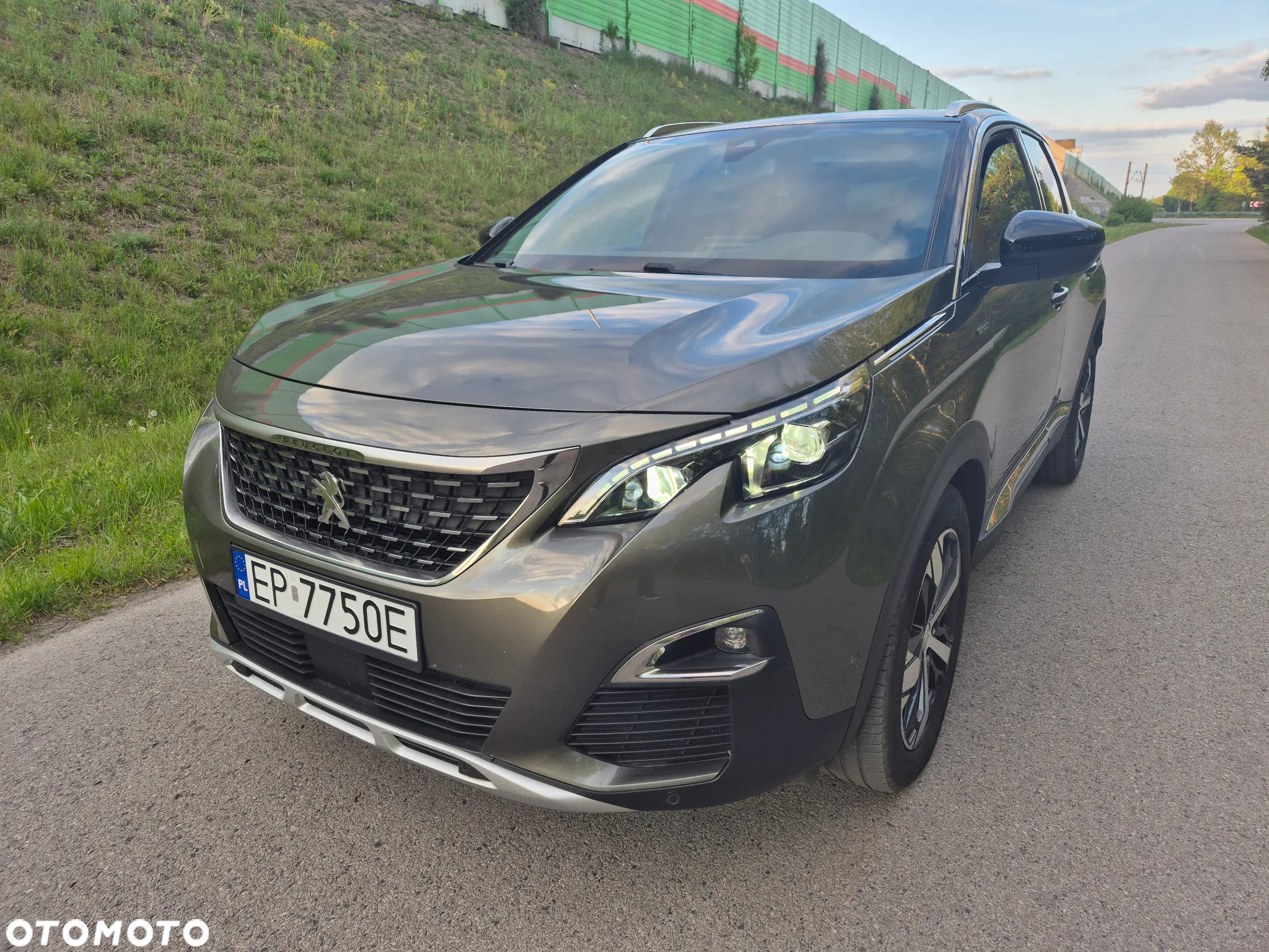 Peugeot 3008 1.2 PureTech GT Pack S&S EAT8 - 6