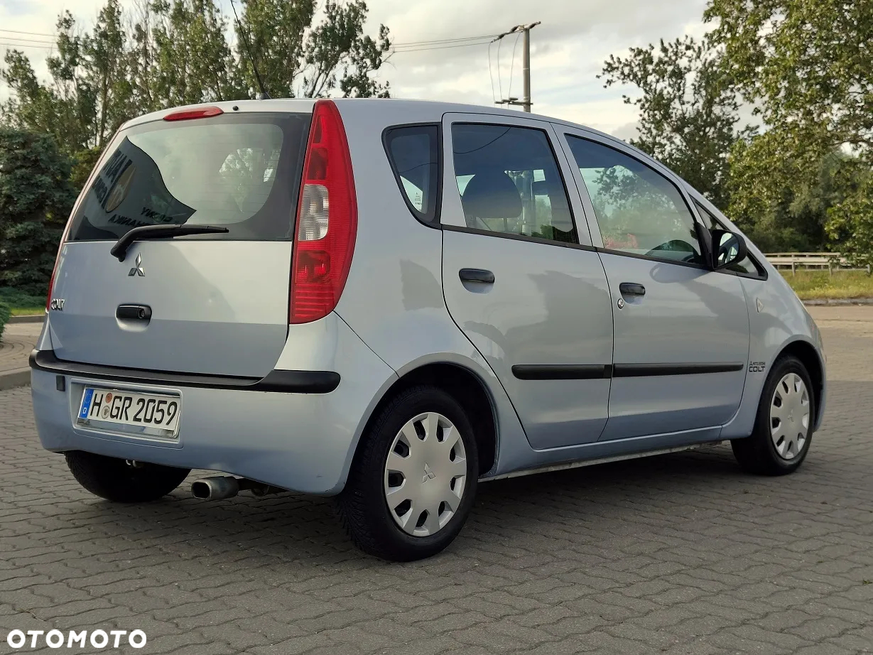 Mitsubishi Colt - 4