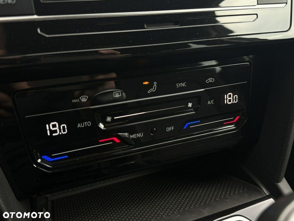 Volkswagen Passat - 27