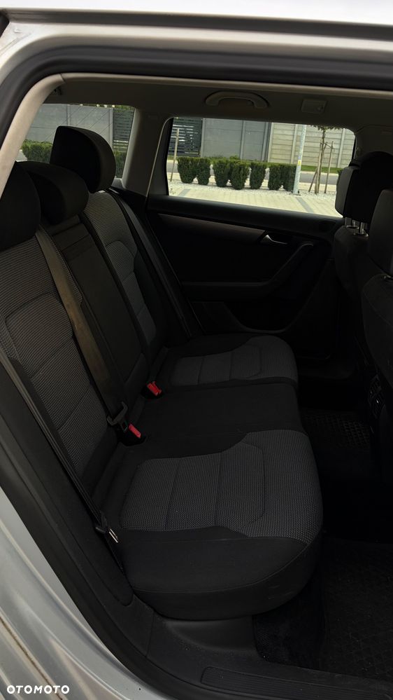 Volkswagen Passat 2.0 TDI BlueMotion Technology Comfortline - 14
