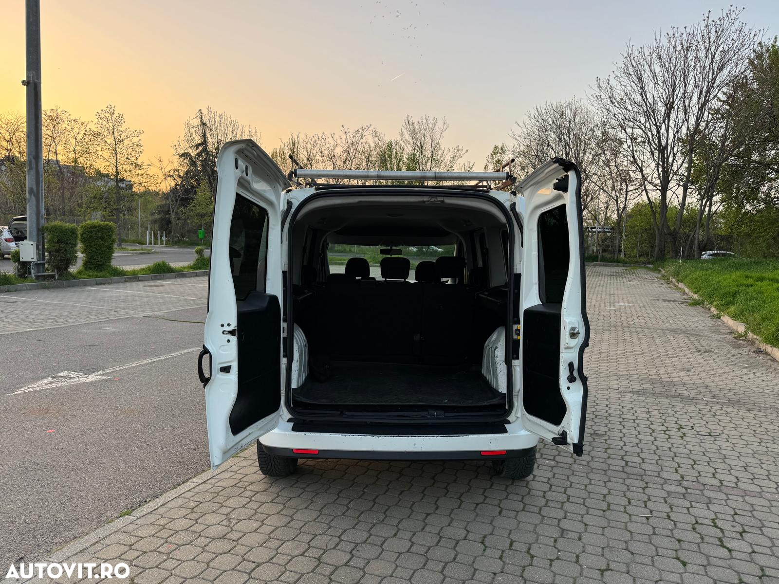 Fiat Doblo 1.6 Mjet Combi Maxi Confort - 5