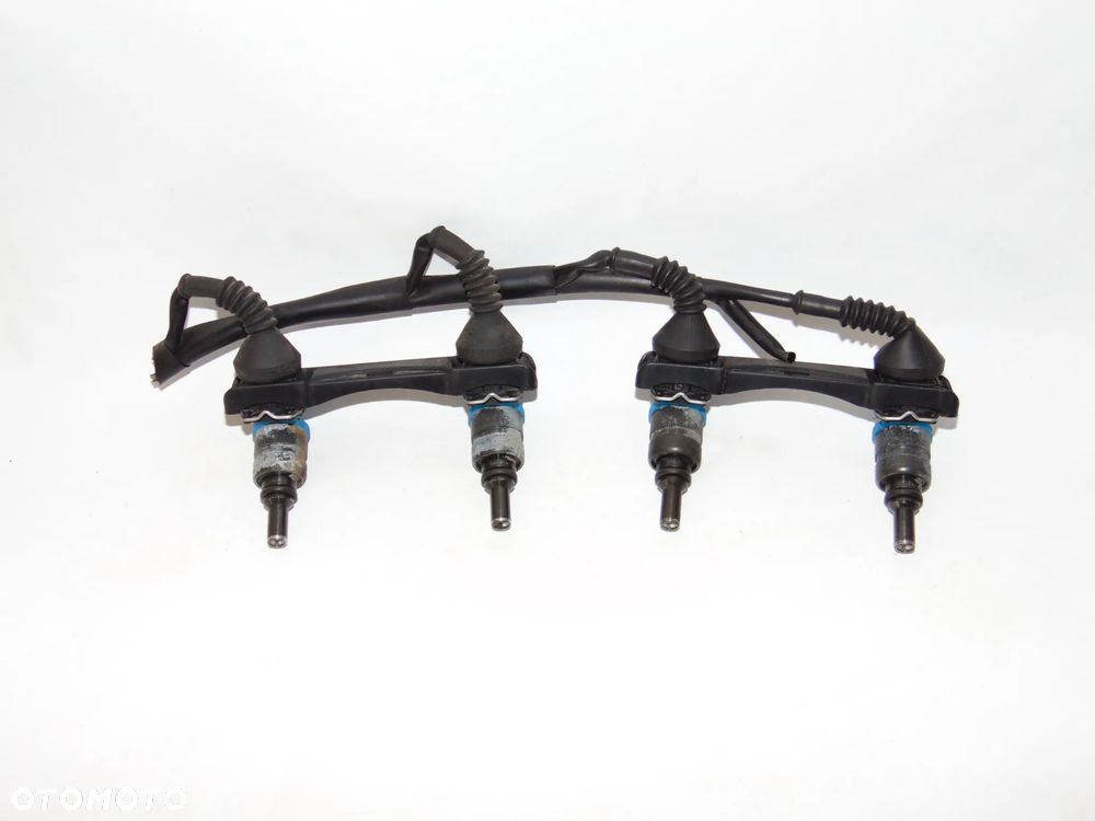 KOMPLET wtryski wtrysk wtryskiwacz paliwa 058133551F Audi A4 B5 A6 C5 VW Volkswagen Passat benzyna 1.8 - 2