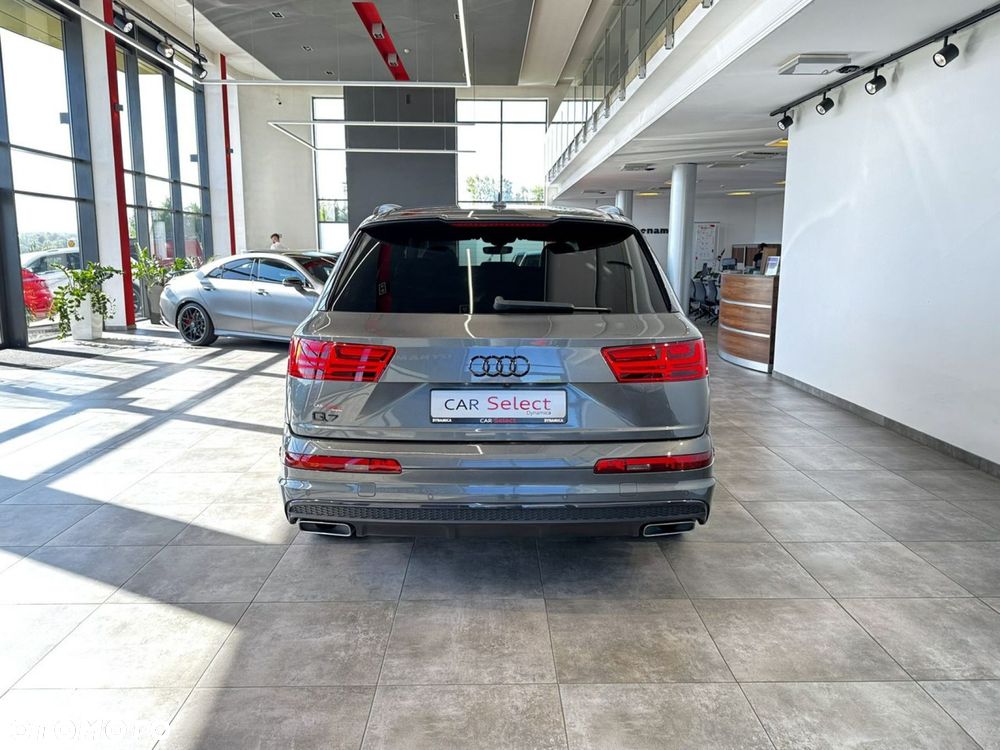 Audi Q7 - 7
