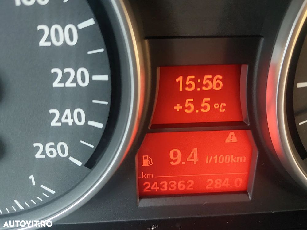 BMW Seria 3 325i - 25