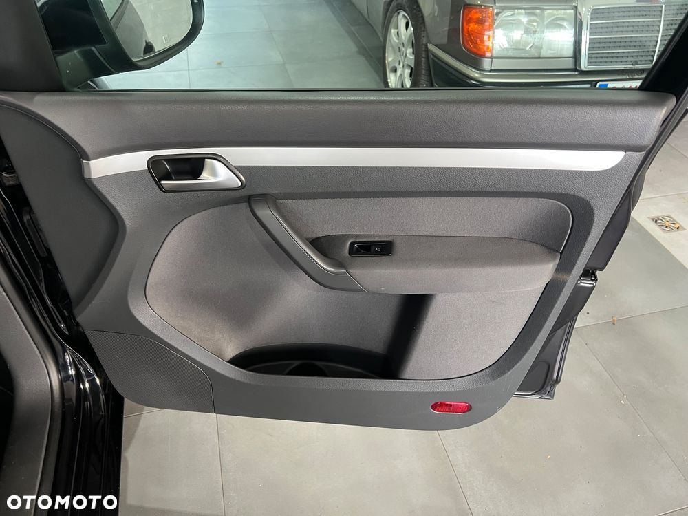 Volkswagen Touran 1.6 TDI DPF BlueMot Comfortline - 34