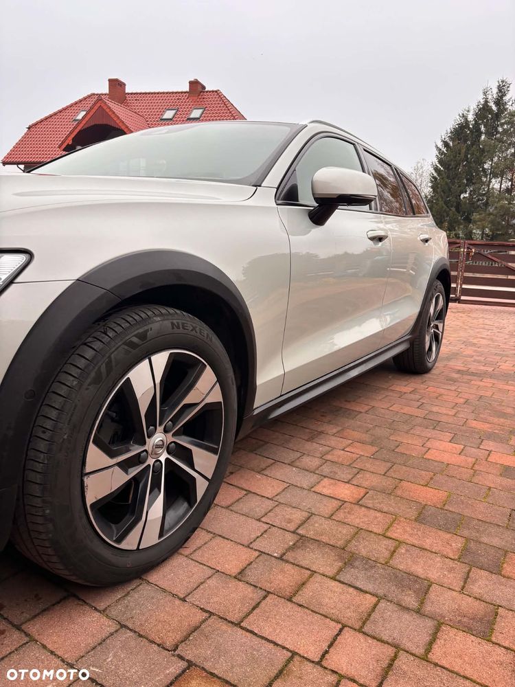 Volvo V60 2021 photo 3