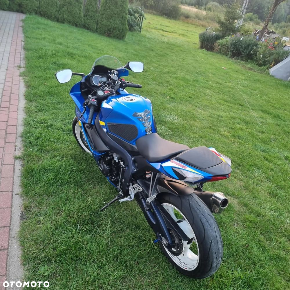 Suzuki GSX-R - 6