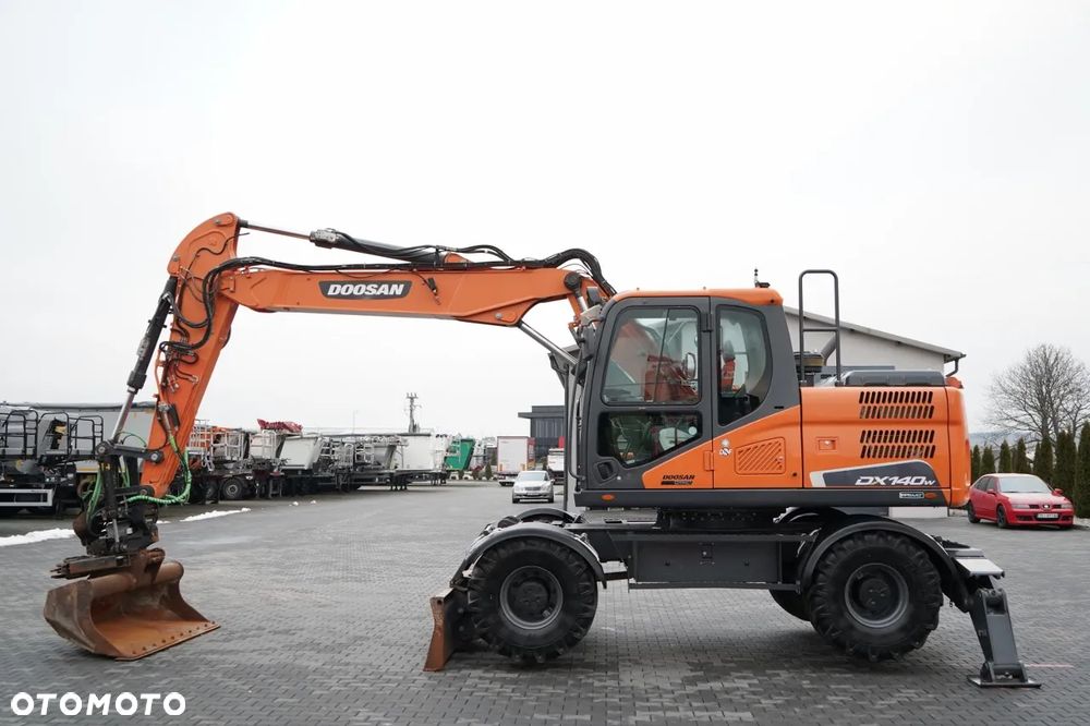 Doosan DX 140W / KOPARKA KOŁOWA / JOYSTICK /  POWERTILT OBROTNICA / 2019 ROK / - 2