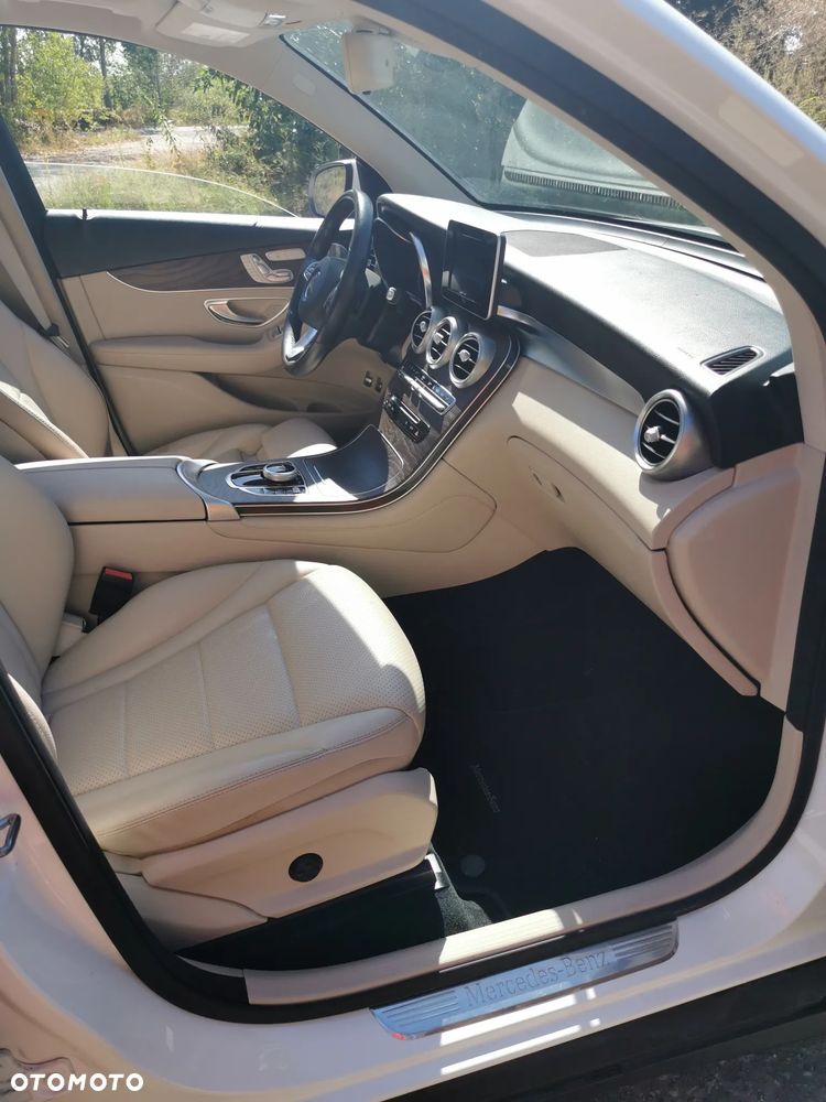 Mercedes-Benz GLC - 27