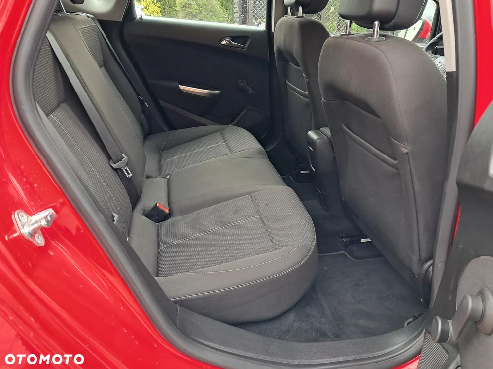 Opel Astra 1.7 CDTI DPF Color Edition - 26