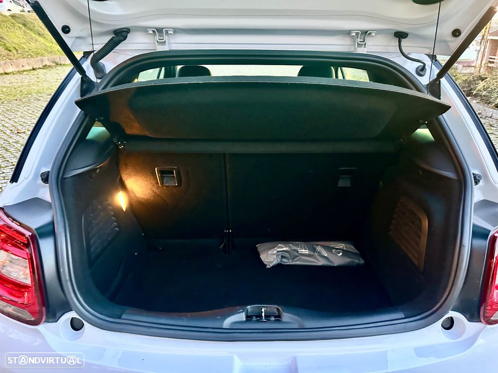 Citroën DS3 1.6 e-HDi So Chic - 22