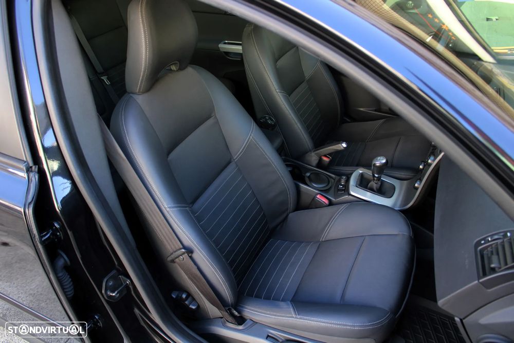 Volvo V50 2.0 D Nível 1 17 - 28