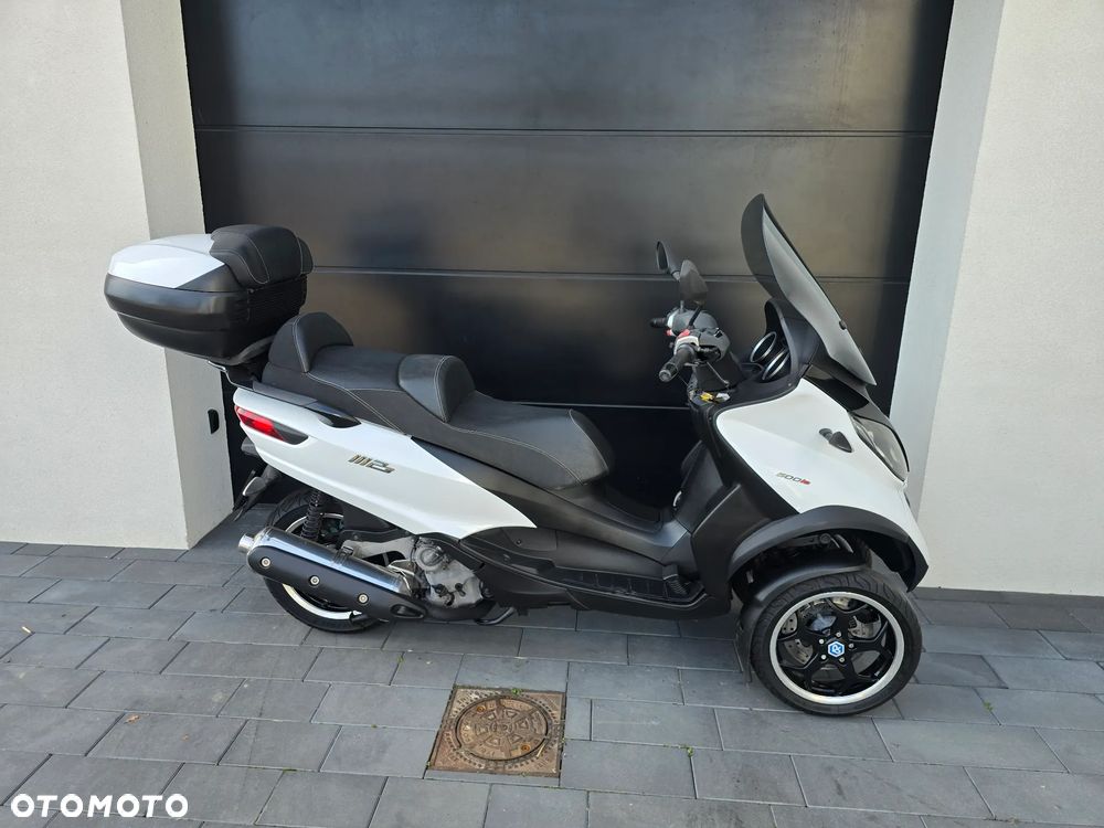 Piaggio MP-3 - 4