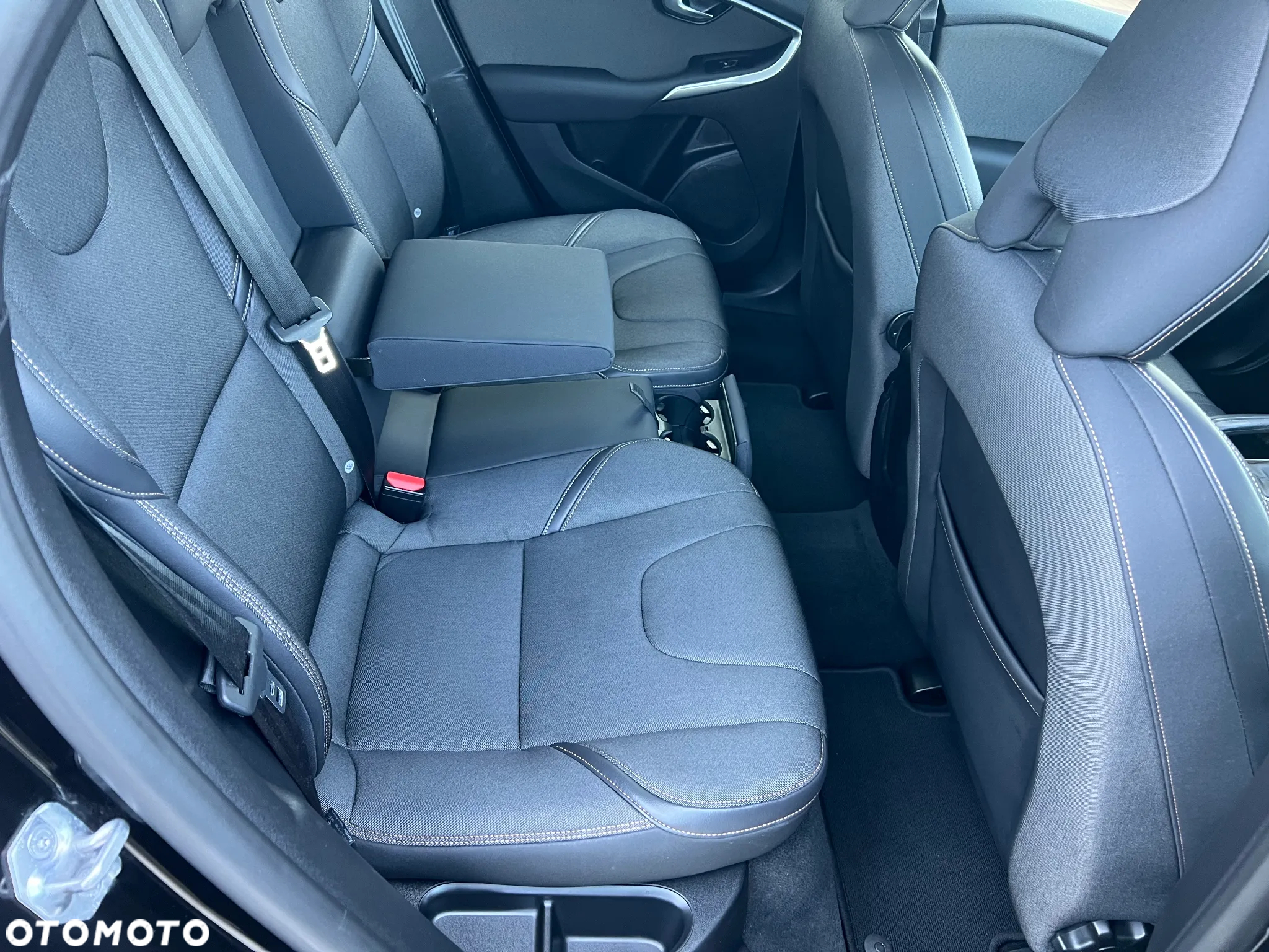 Volvo V40 Cross Country D4 Geartronic Momentum - 32