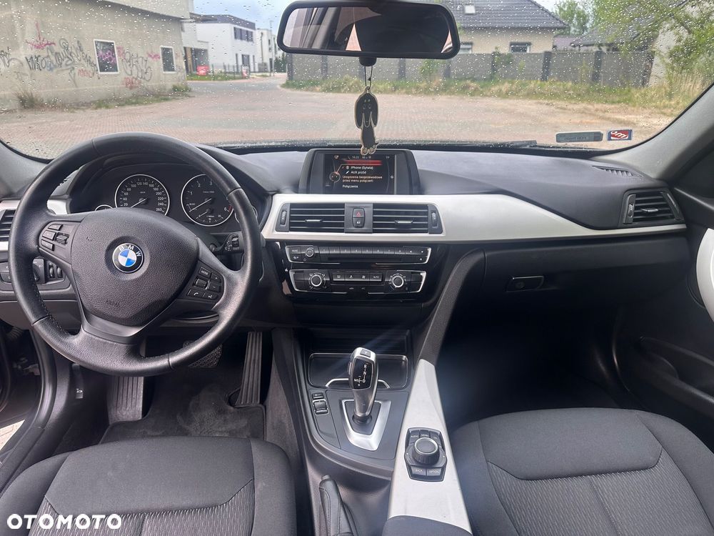 BMW Seria 3 316d - 12