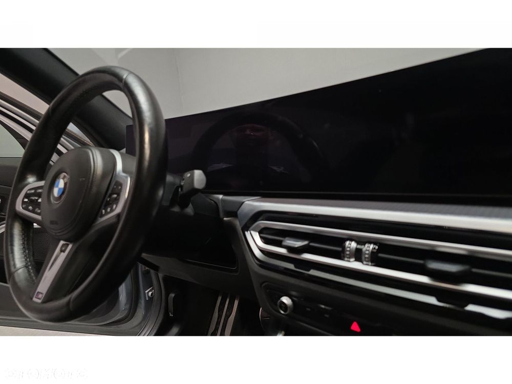 BMW Seria 3 320d xDrive mHEV M Sport - 31