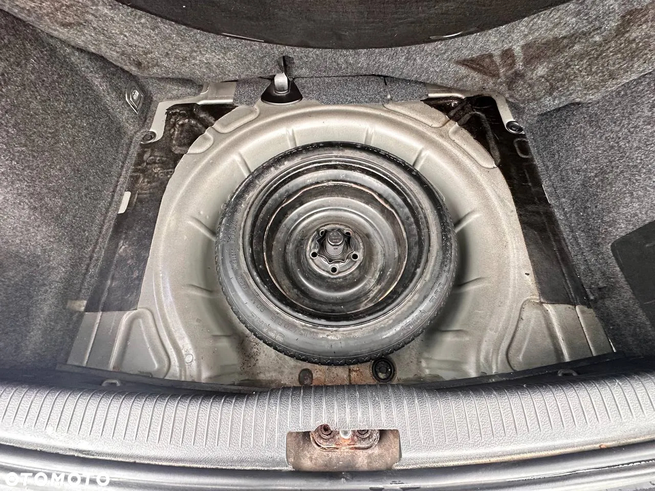 Volkswagen Golf 1.6 FSI Sportline - 18