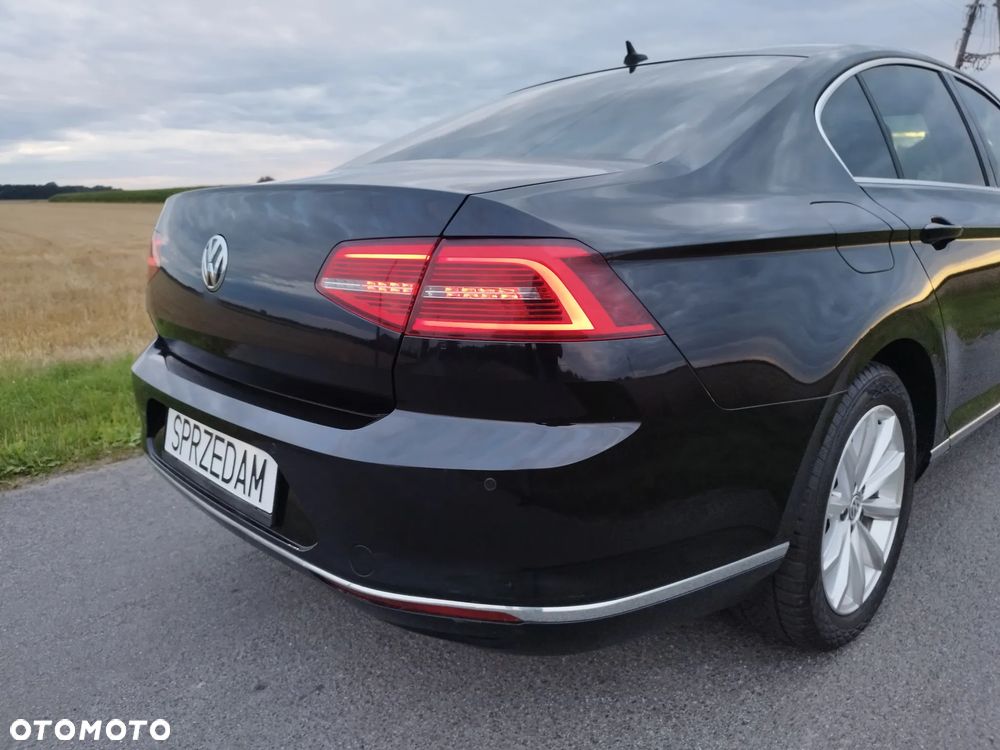 Volkswagen Passat 2.0 TDI (BlueMotion Technology) Highline - 36